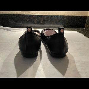 Taryn Rose leather flats